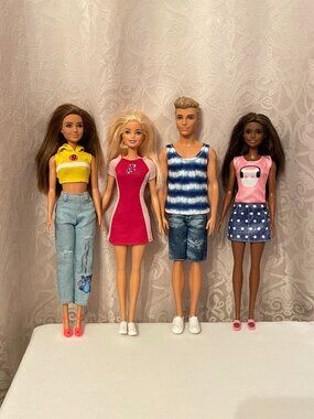 Barbie and Ken Fashionista Dolls - Lot of 4